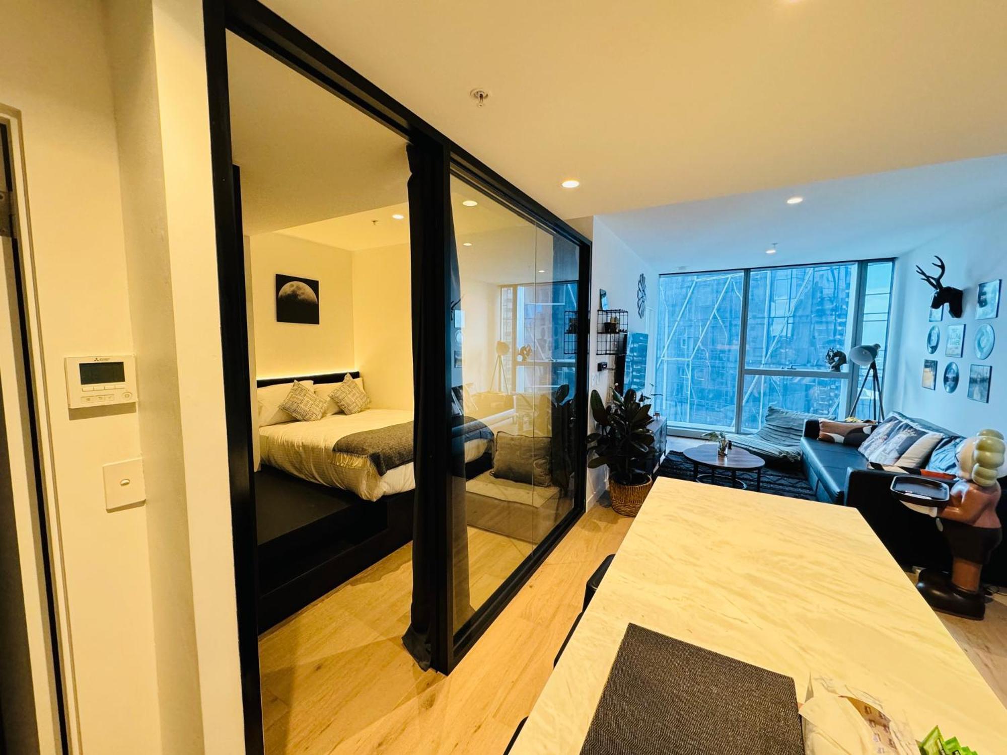 New Retro Style 2Bedrooms Max For 6 In Heart Of Cbd Plus Free Parking Melbourne Bagian luar foto